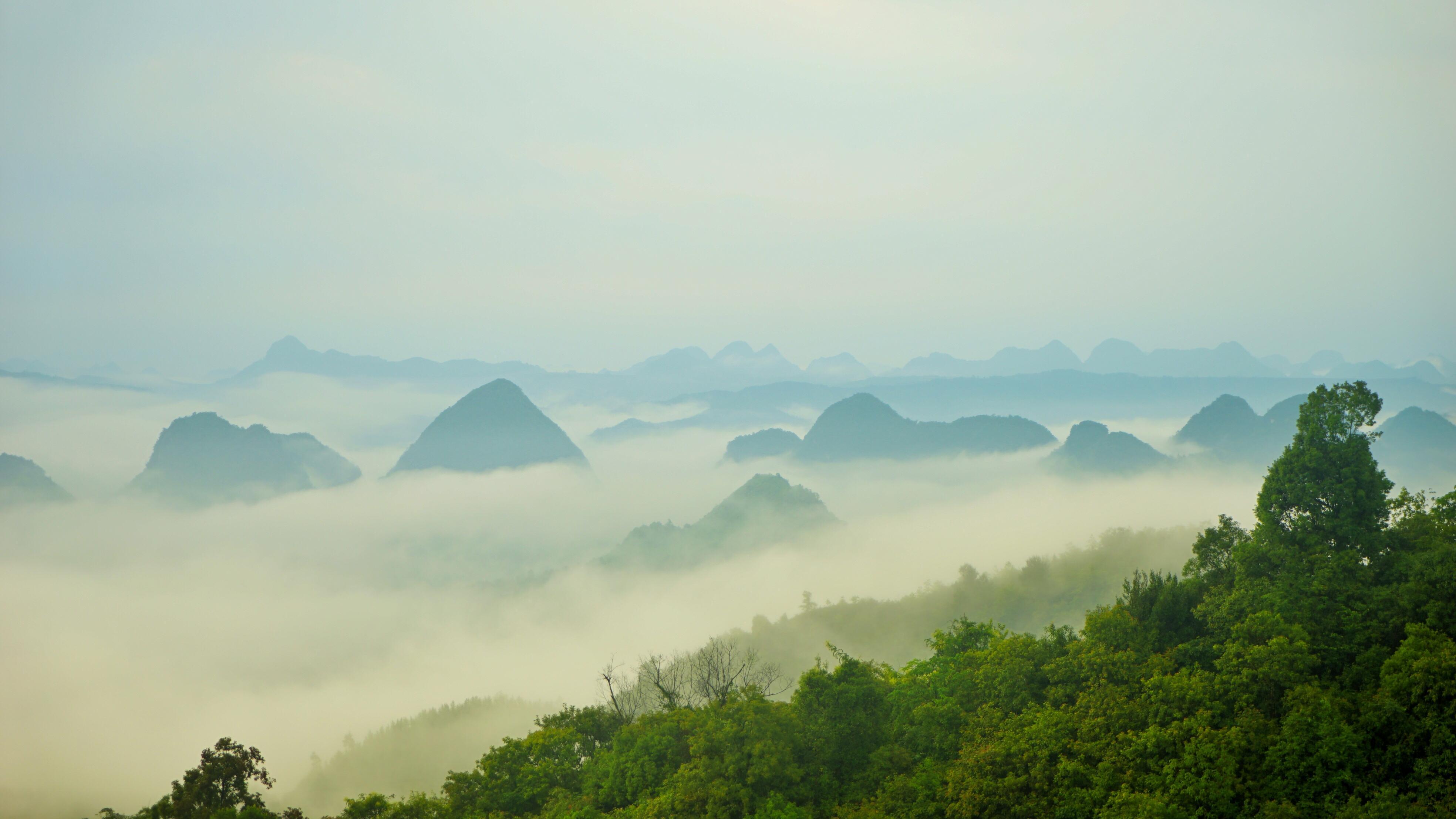 火狐电竞:中国陆军尖刀部队装备99A坦克 秀出陆空组合打击火力(图1) 火狐电竞